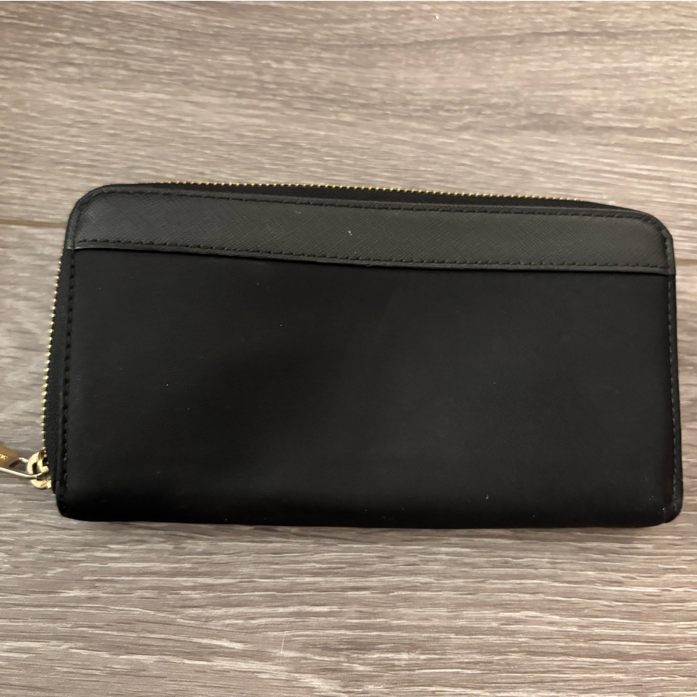 Michael Kors Black and Gold Zip Wallet - Picture 2 of 3